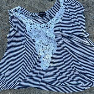 Signature Studio, 2x, cream and navy stripped shirt